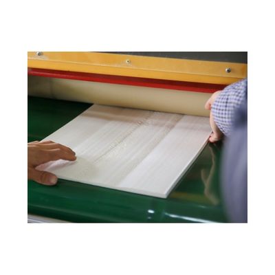 FKMゴムプレコンポウンド -30°C低温耐性,12.0 Mpa100%モジュール,自動車燃料システムのための優れた油耐性